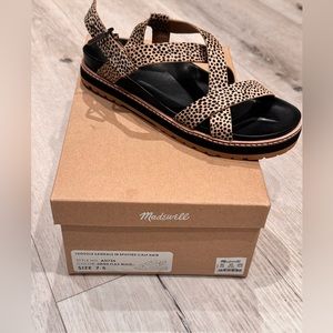 Brand new Madewell Dayna Lugsole Sandal in spotted calf hair - size 7.5.